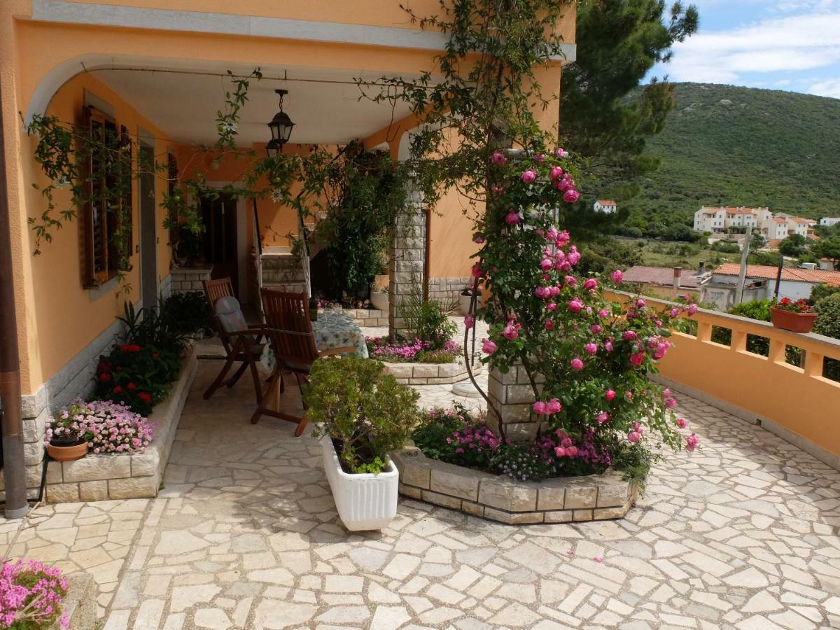 Apartmani Zorica Martinšćica Exteriör bild