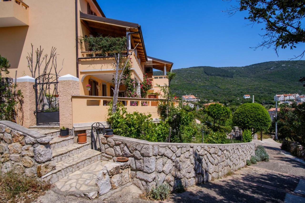 Apartmani Zorica Martinšćica Exteriör bild