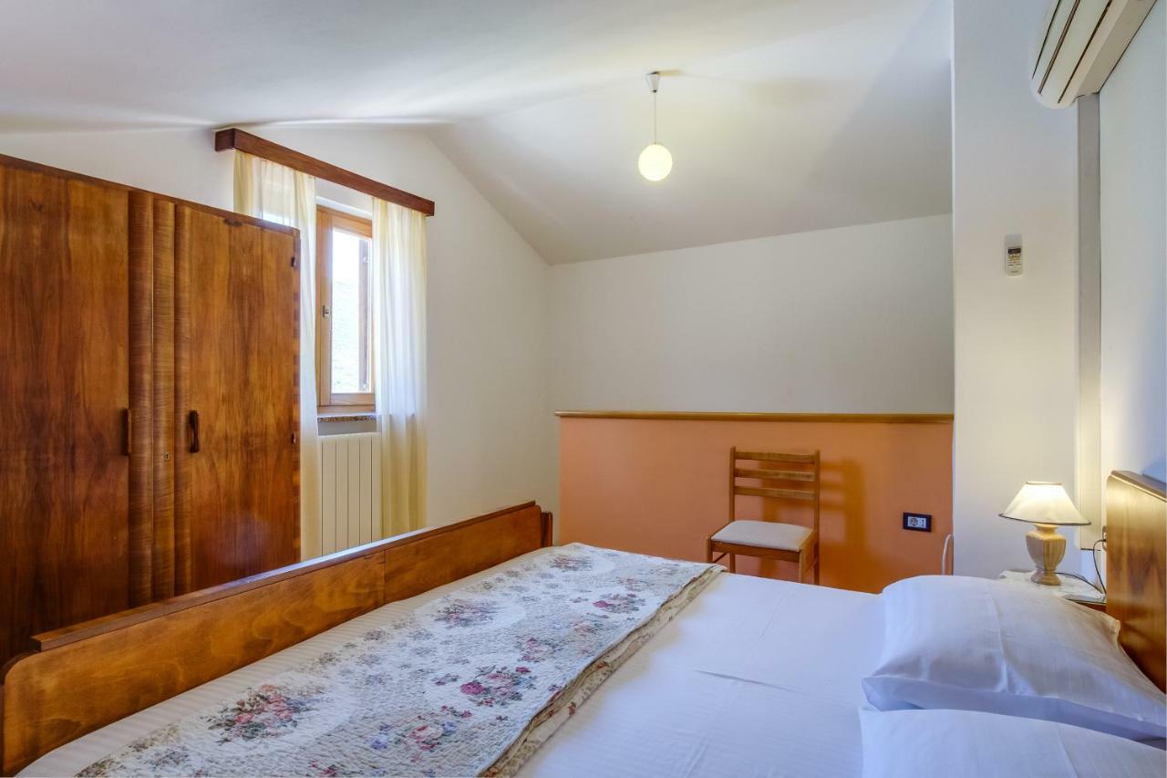 Apartmani Zorica Martinšćica Exteriör bild