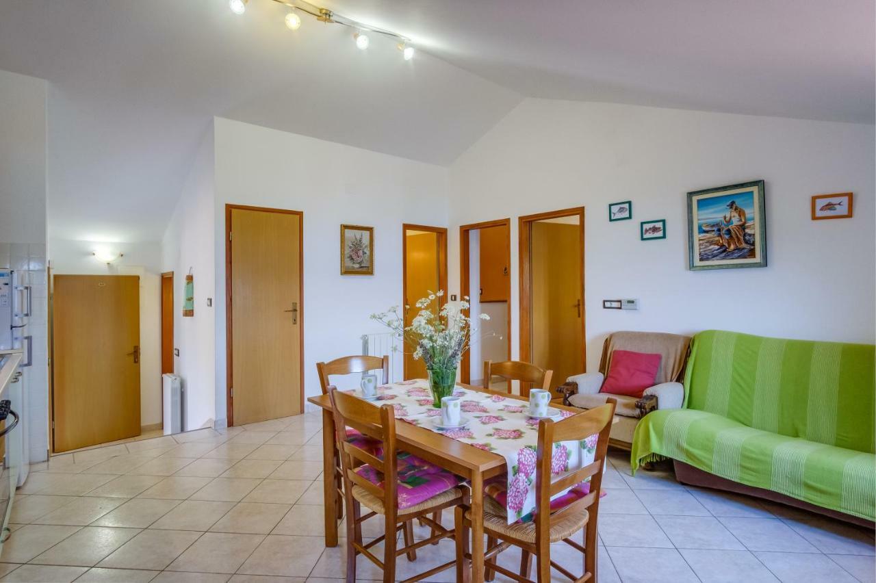 Apartmani Zorica Martinšćica Exteriör bild