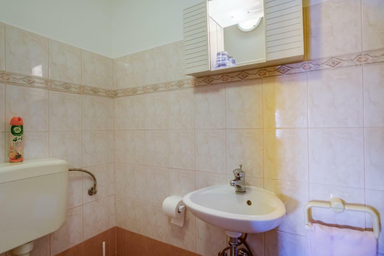 Apartmani Zorica Martinšćica Exteriör bild